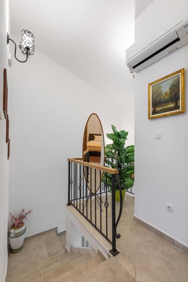 Apartments Croatia Trogir Exteriör bild